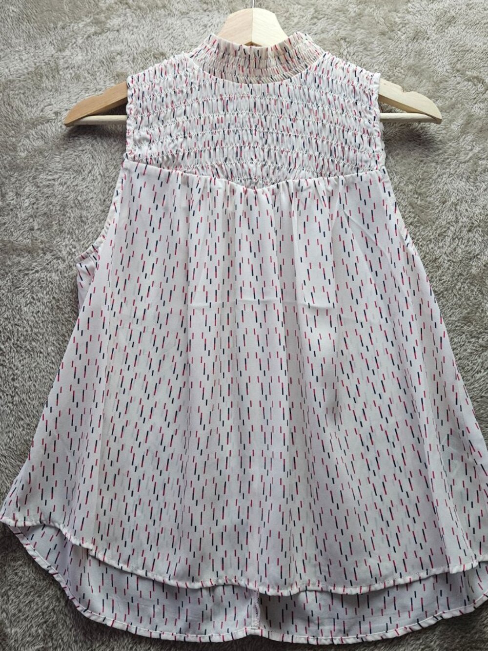 Banana Republic Sleeveless Shirt Back Buttons High Crew Neck Smocked Tank Blouse
